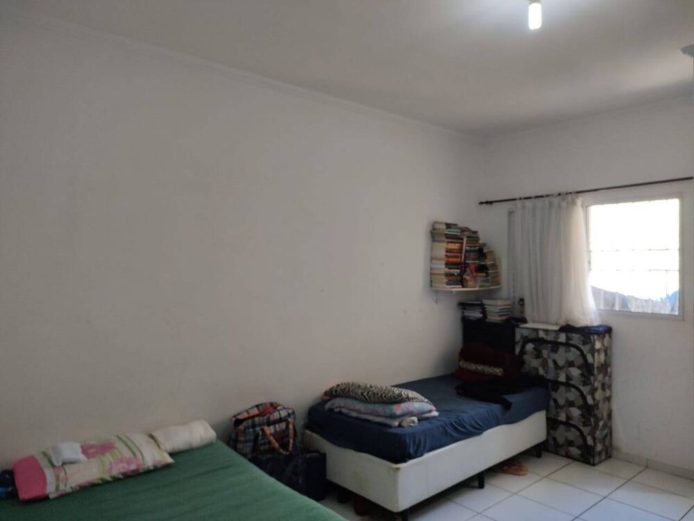 Casa à venda com 2 quartos, 76m² - Foto 2