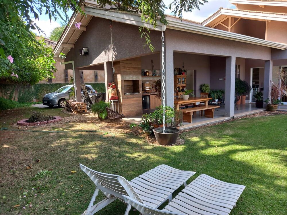 Casa de Condomínio à venda com 3 quartos, 212m² - Foto 1