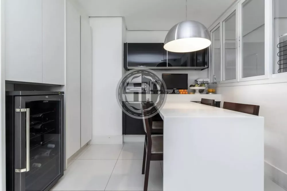 Apartamento, 3 quartos, 235 m² - Foto 1