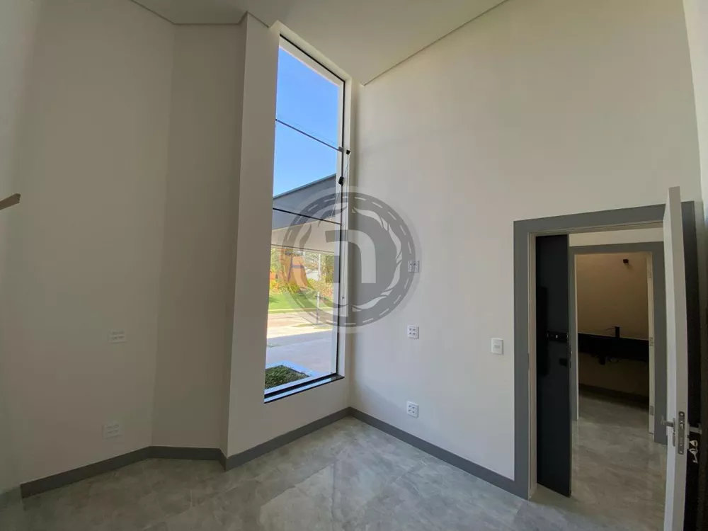 Casa de Condomínio à venda com 4 quartos, 340m² - Foto 2