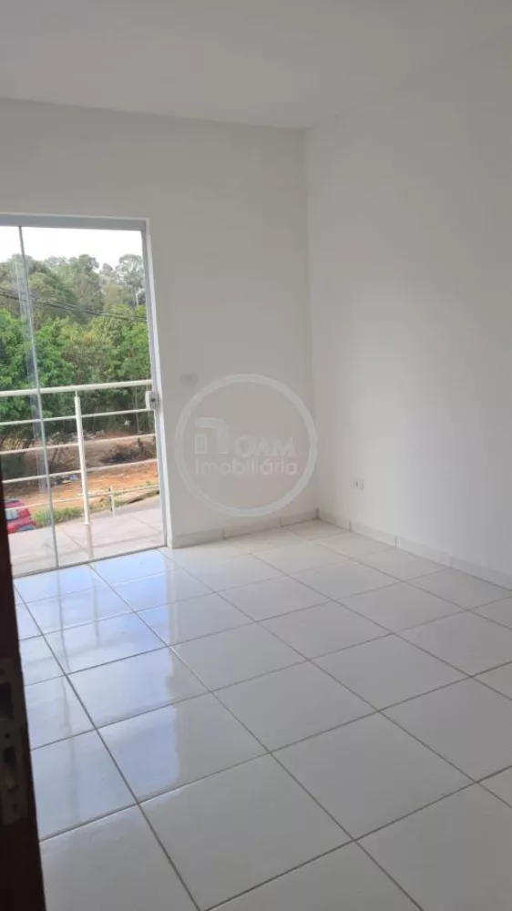 Casa à venda com 2 quartos, 64m² - Foto 2