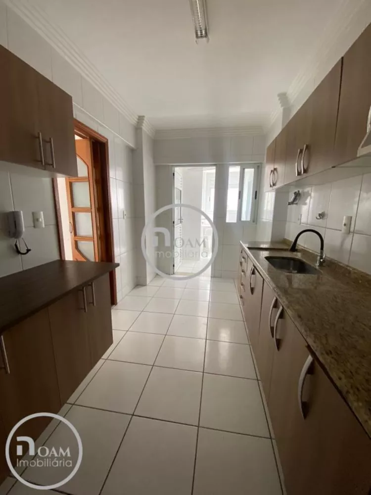 Apartamento para alugar com 3 quartos, 145m² - Foto 4