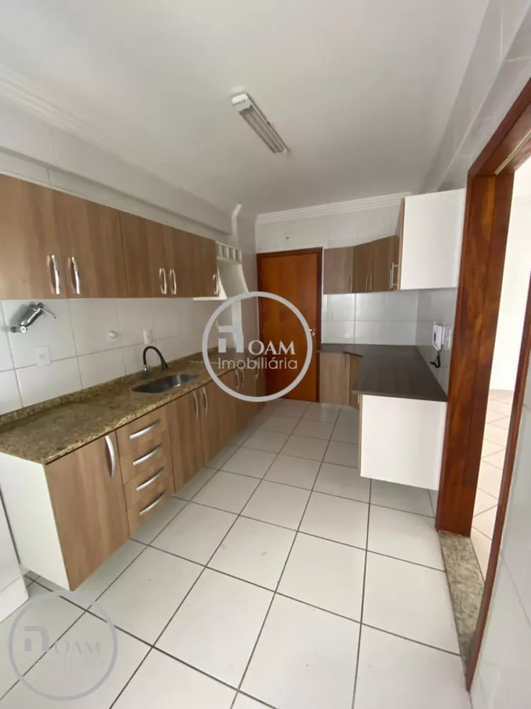 Apartamento para alugar com 3 quartos, 145m² - Foto 1