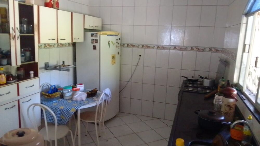 Casa para alugar com 2 quartos, 150m² - Foto 2