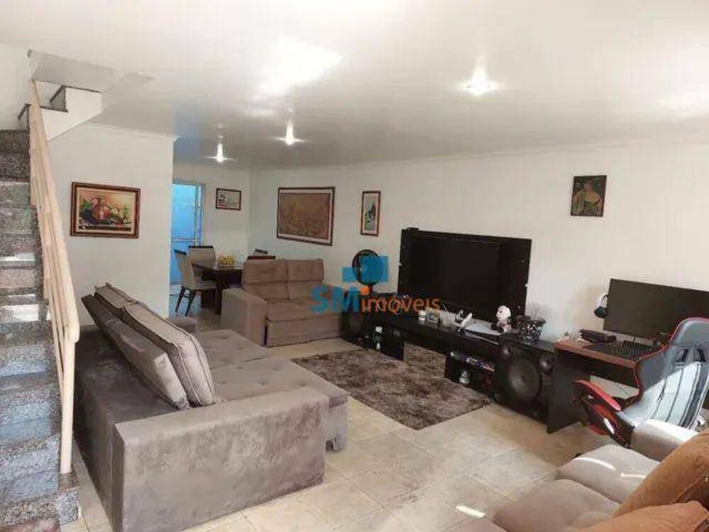 Casa à venda com 3 quartos, 155m² - Foto 1