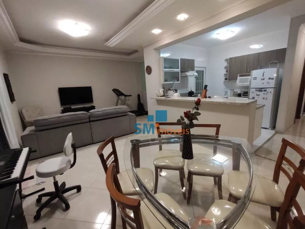 Sobrado à venda com 4 quartos, 168m² - Foto 1