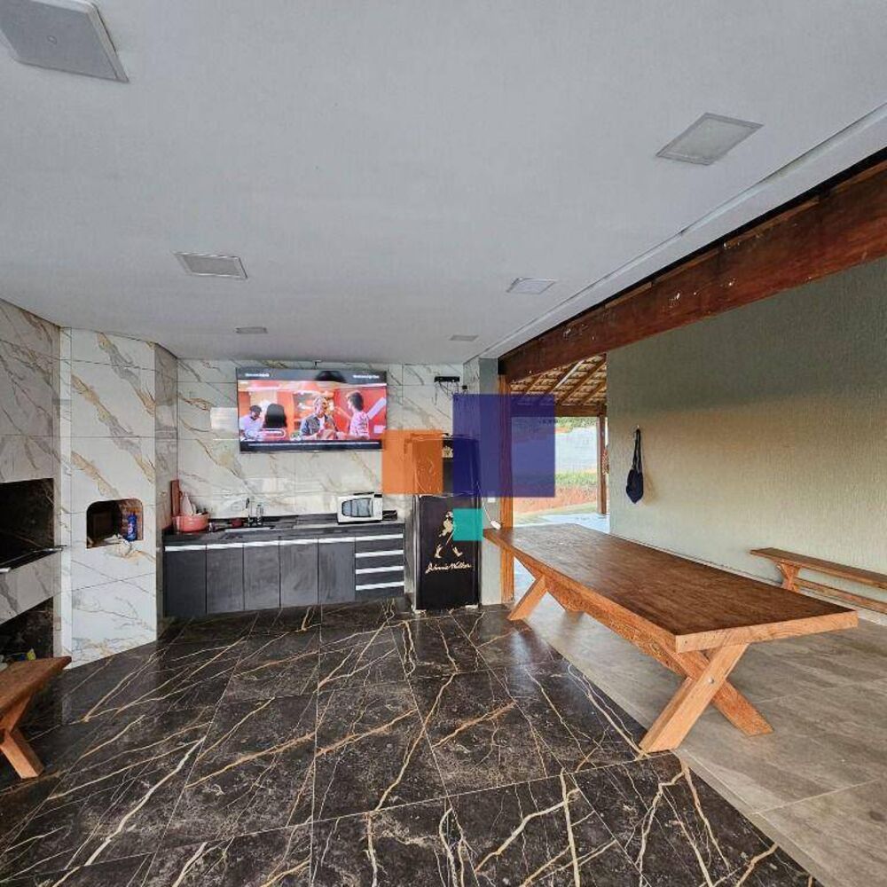 Chácara à venda com 3 quartos, 200m² - Foto 1