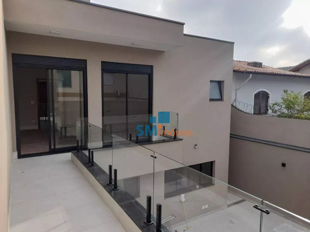 Sobrado à venda com 3 quartos, 323m² - Foto 1