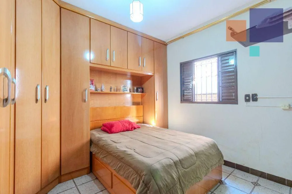 Casa, 3 quartos, 194 m² - Foto 2