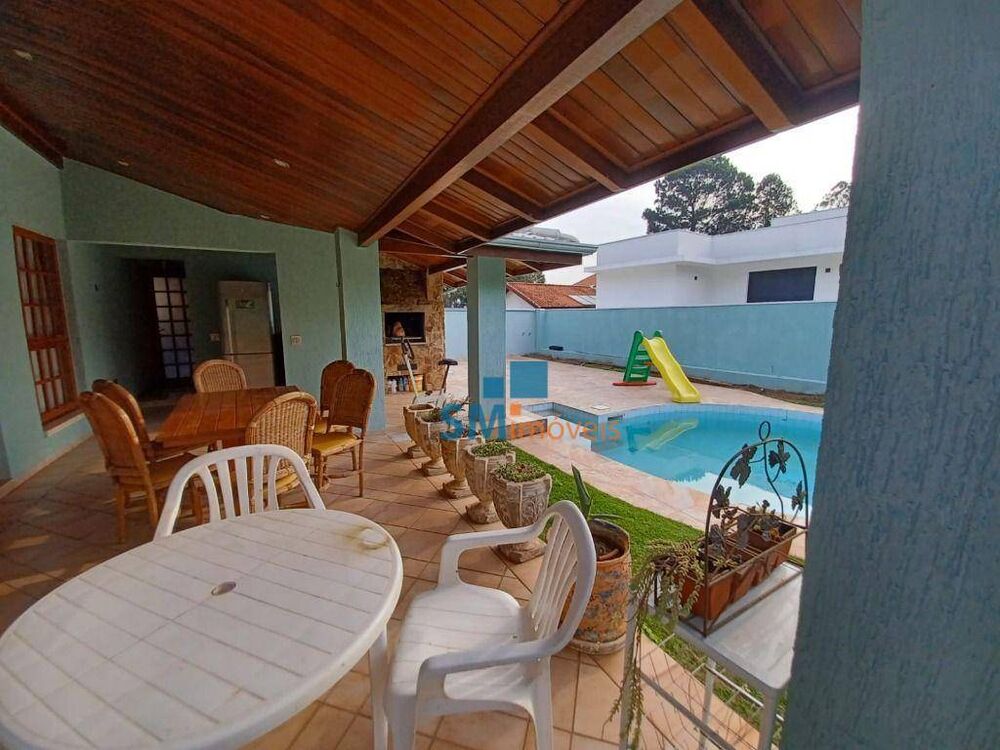 Casa à venda com 4 quartos, 320m² - Foto 1