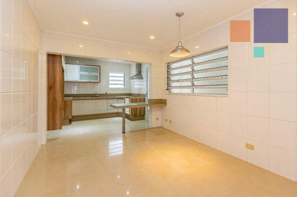 Casa, 3 quartos, 219 m² - Foto 2