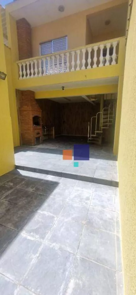 Casa à venda com 3 quartos, 270m² - Foto 1