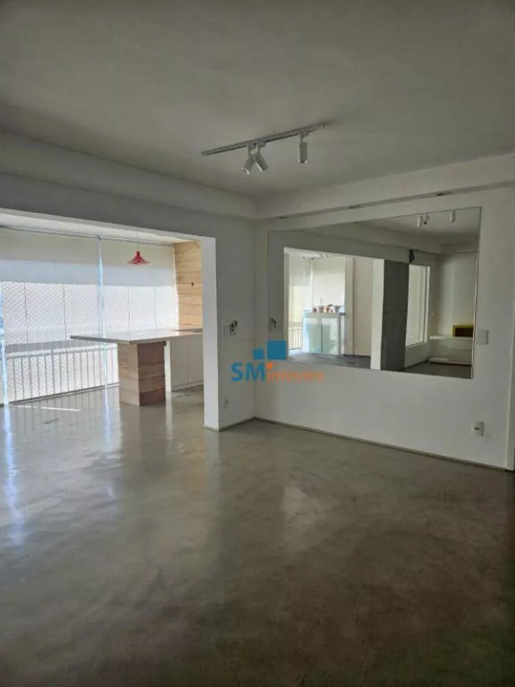 Apartamento à venda com 3 quartos, 130m² - Foto 1