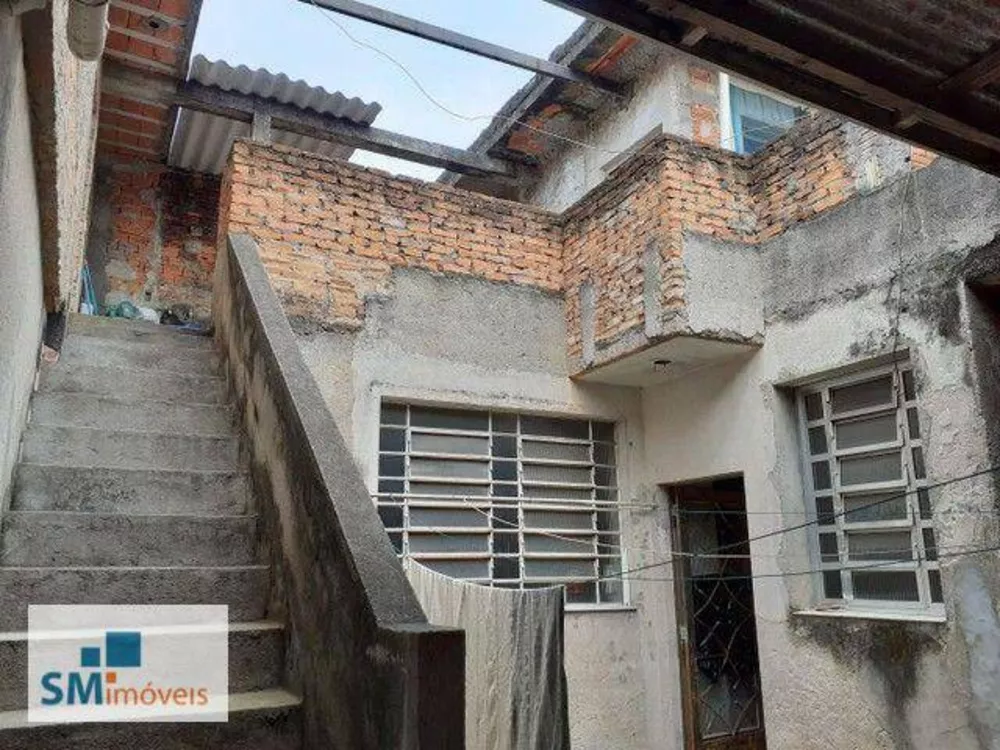 Casa à venda com 5 quartos, 215m² - Foto 2