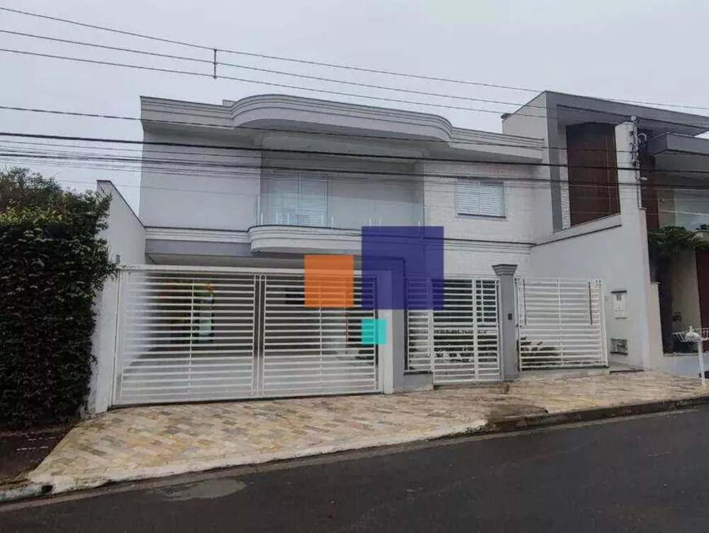 Sobrado à venda com 4 quartos, 300m² - Foto 1