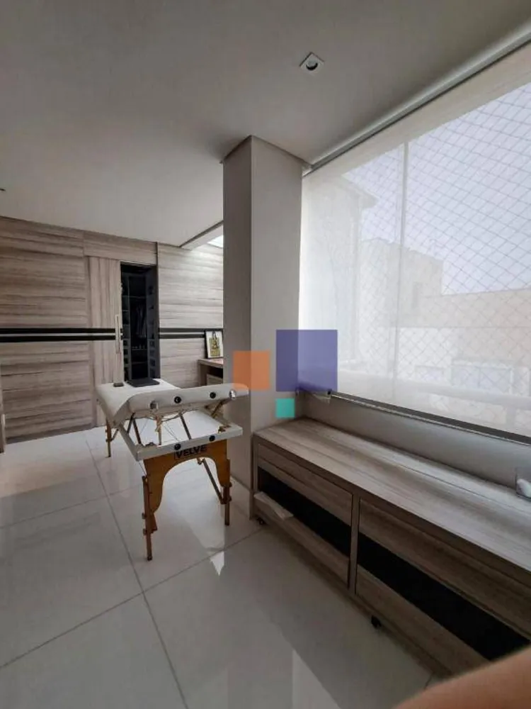 Cobertura, 3 quartos, 227 m² - Foto 1