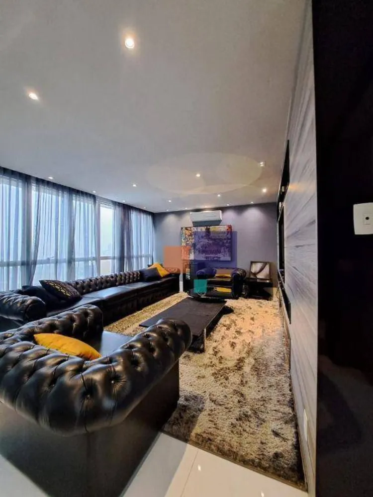 Cobertura, 3 quartos, 227 m² - Foto 4