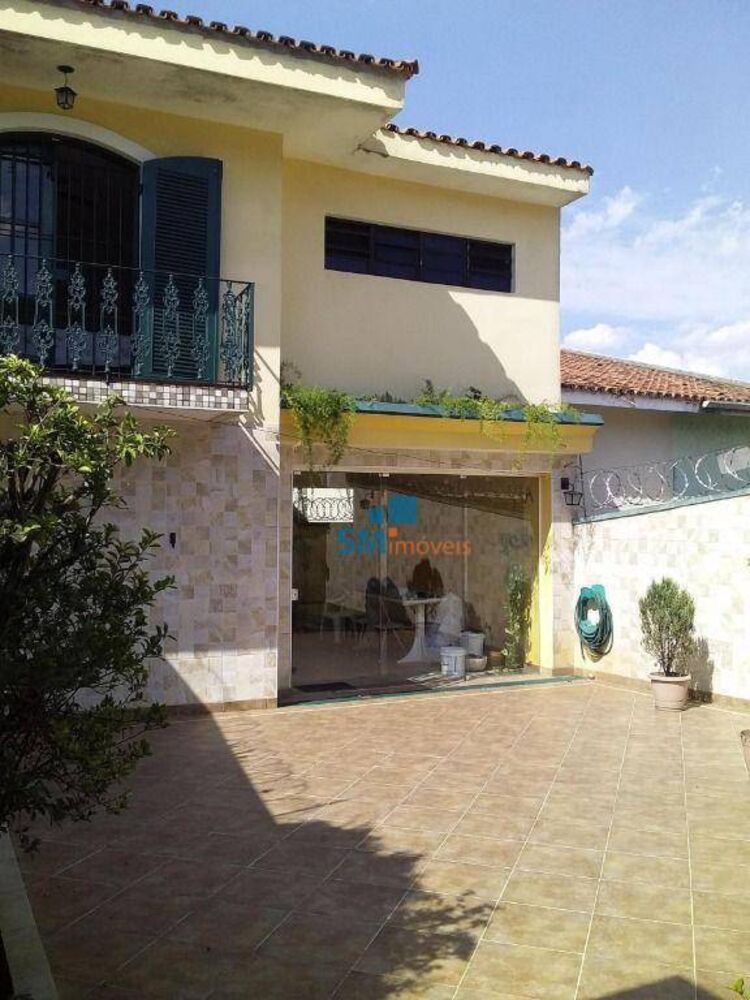 Sobrado à venda com 3 quartos, 248m² - Foto 1