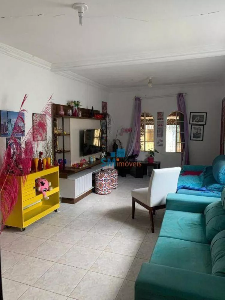 Casa à venda com 3 quartos, 90m² - Foto 1