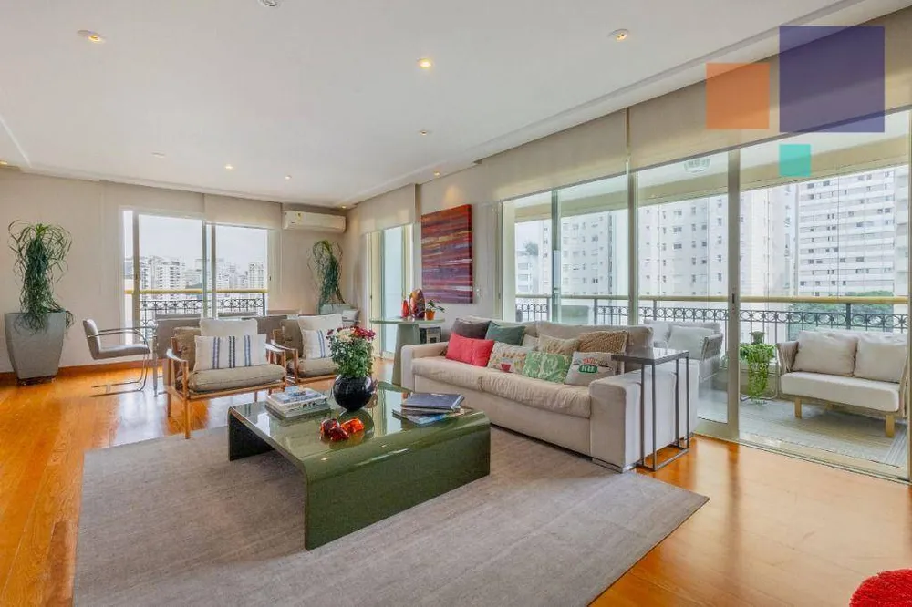 Apartamento, 3 quartos, 228 m² - Foto 1