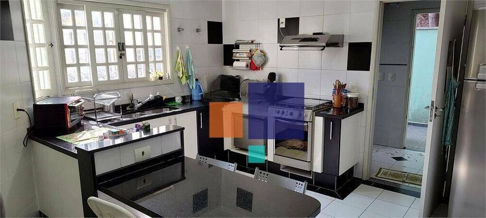 Casa, 3 quartos, 250 m² - Foto 4