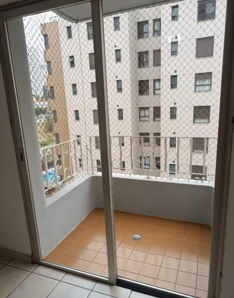 Apartamento à venda com 3 quartos, 70m² - Foto 2