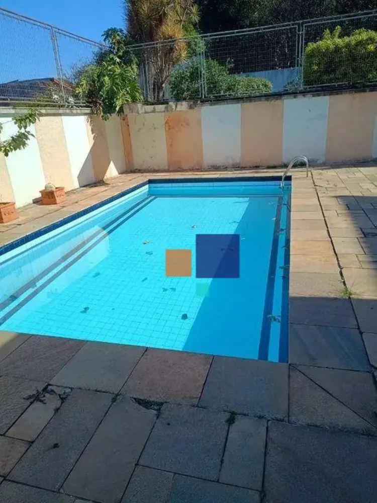 Casa para alugar com 4 quartos, 240m² - Foto 4