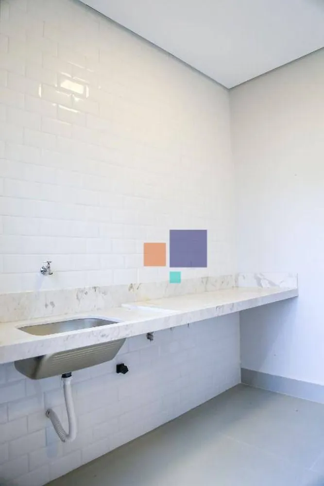 Sobrado, 3 quartos, 258 m² - Foto 1