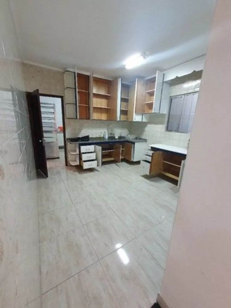 Casa à venda com 2 quartos, 360m² - Foto 4