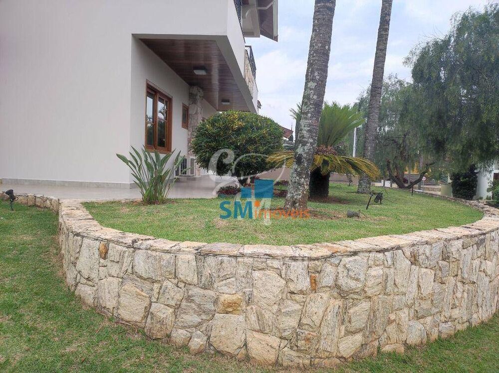 Casa para alugar com 3 quartos, 532m² - Foto 4