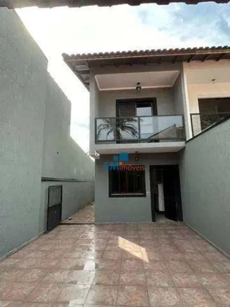 Sobrado à venda com 4 quartos, 221m² - Foto 1