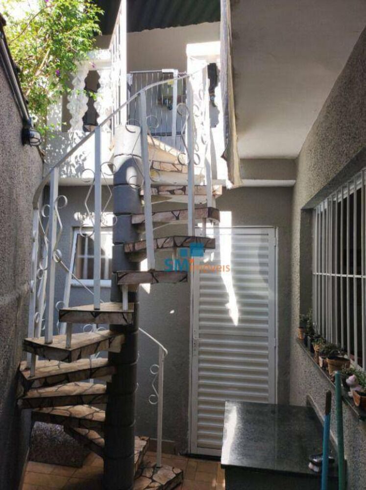 Casa à venda com 2 quartos, 136m² - Foto 1