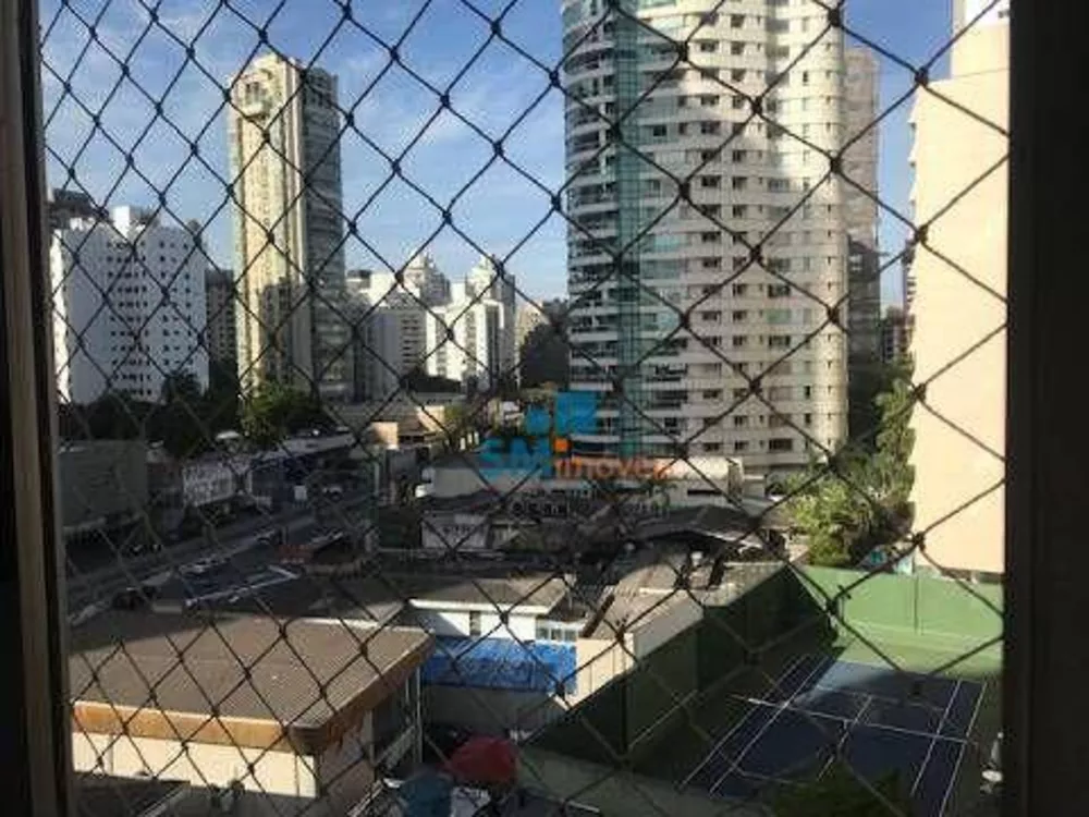 Apartamento para alugar com 3 quartos, 160m² - Foto 2