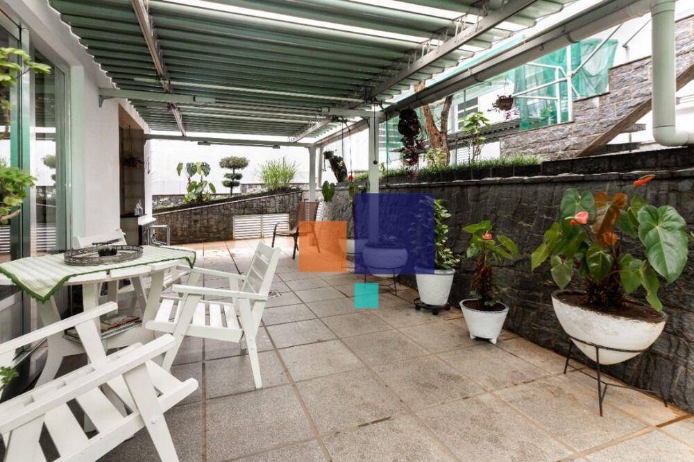 Casa à venda com 3 quartos, 335m² - Foto 4