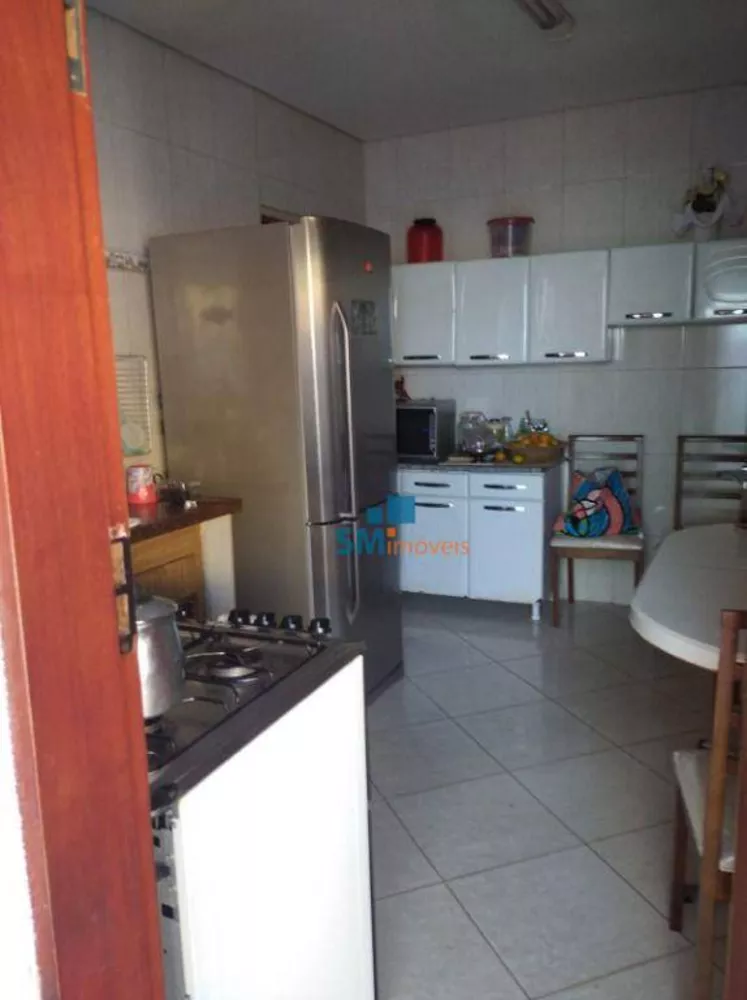 Casa à venda com 2 quartos, 290m² - Foto 8