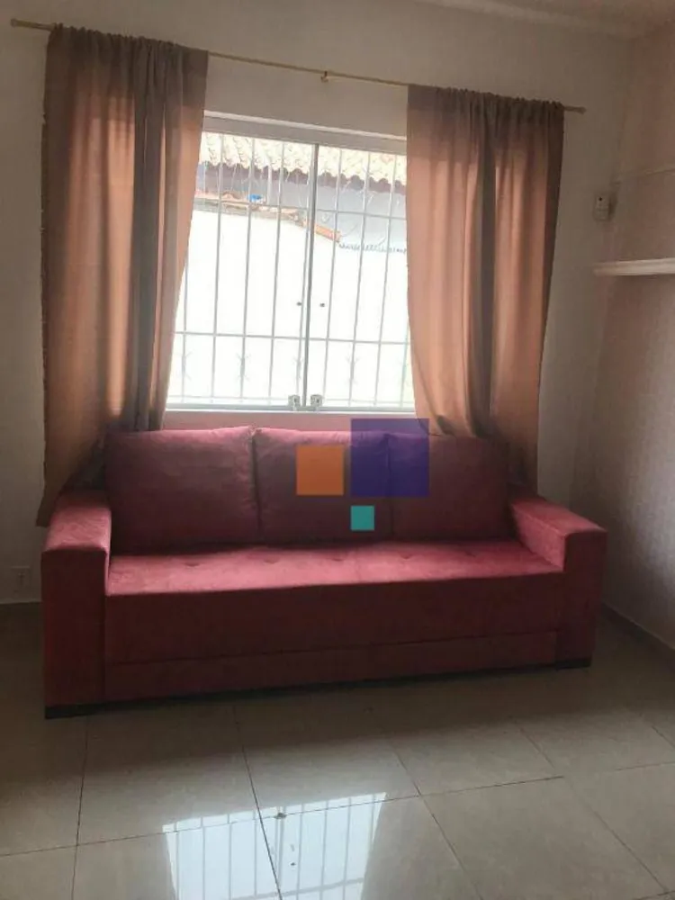 Casa, 6 quartos, 180 m² - Foto 1