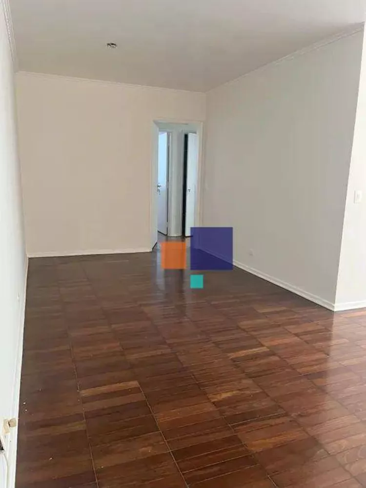 Apartamento à venda com 3 quartos, 130m² - Foto 2