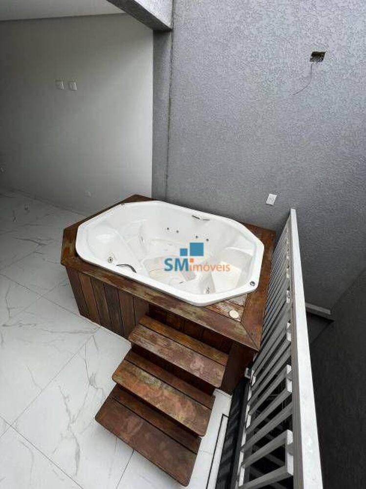 Sobrado à venda com 3 quartos, 218m² - Foto 1