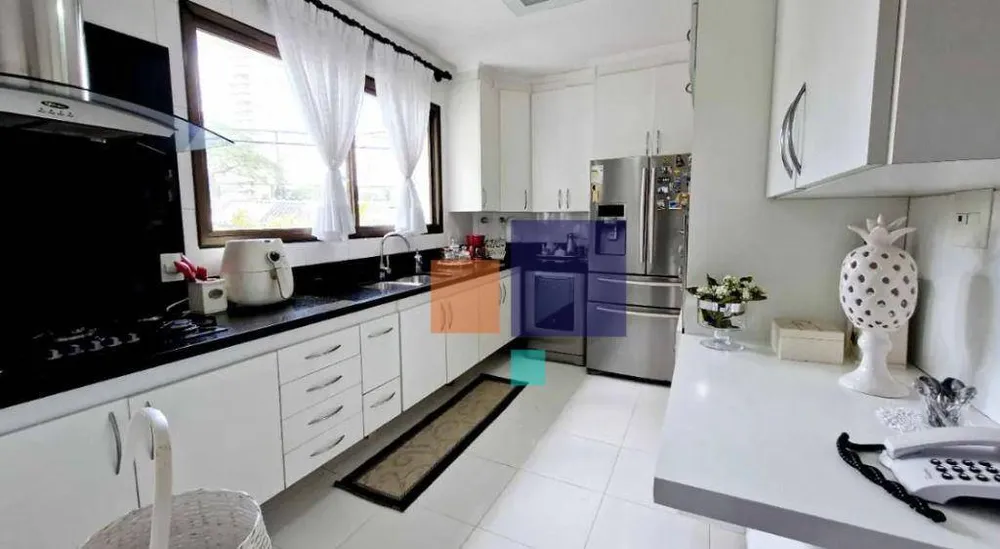 Apartamento, 3 quartos, 240 m² - Foto 2