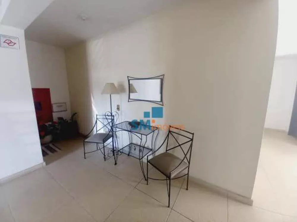 Apartamento à venda com 2 quartos, 70m² - Foto 2