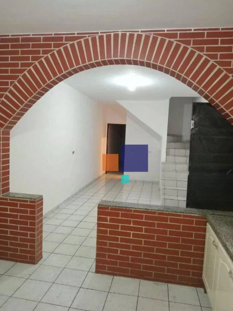 Casa à venda com 4 quartos, 140m² - Foto 1