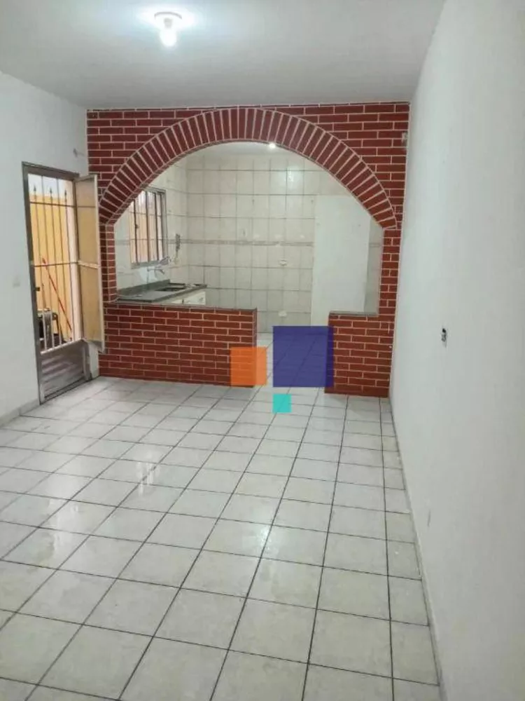 Casa à venda com 4 quartos, 140m² - Foto 2