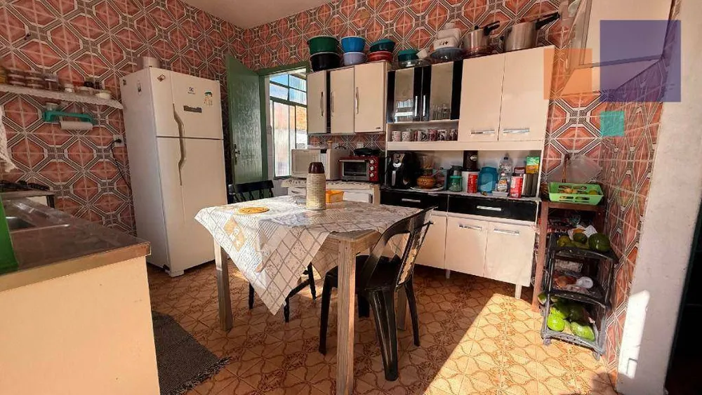 Casa, 6 quartos, 302 m² - Foto 1