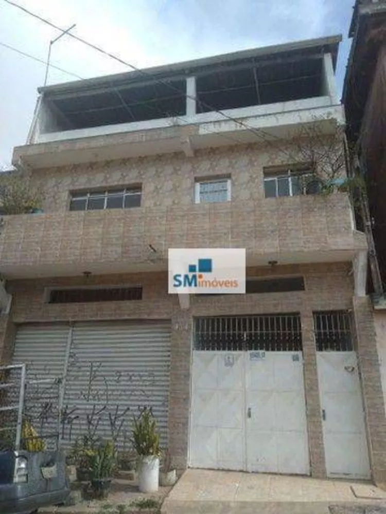 Sobrado à venda com 3 quartos, 240m² - Foto 1