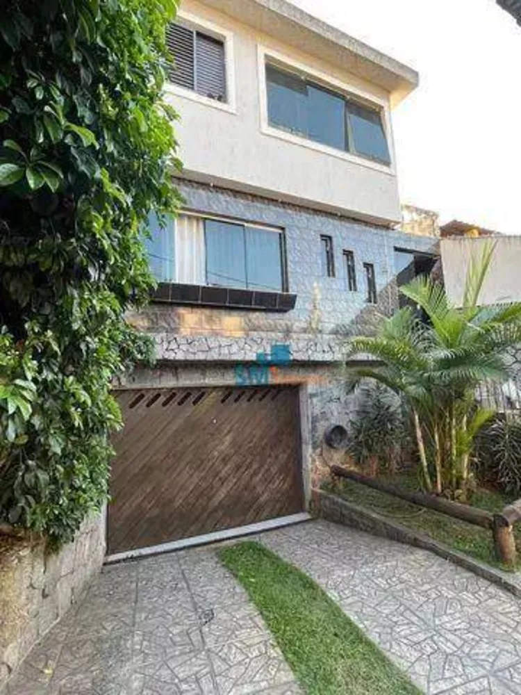 Sobrado à venda com 3 quartos, 400m² - Foto 1