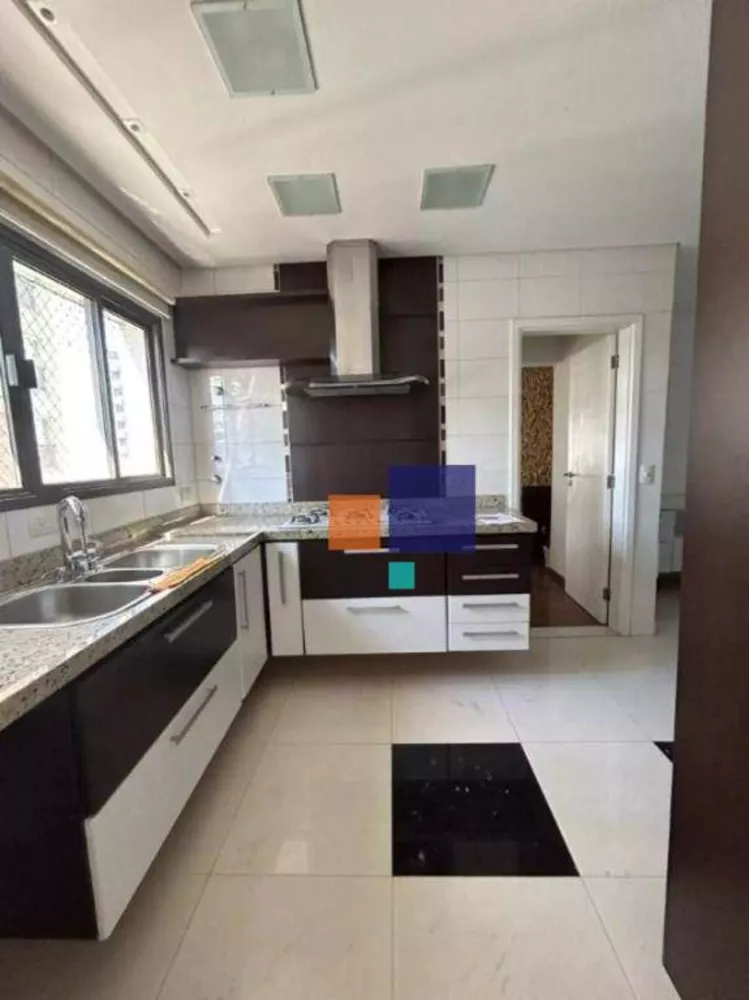 Apartamento para alugar com 3 quartos, 214m² - Foto 2