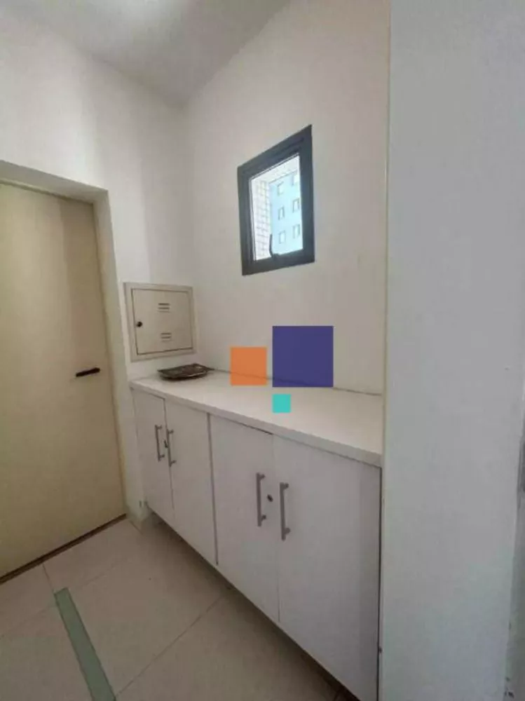 Apartamento para alugar com 3 quartos, 214m² - Foto 3