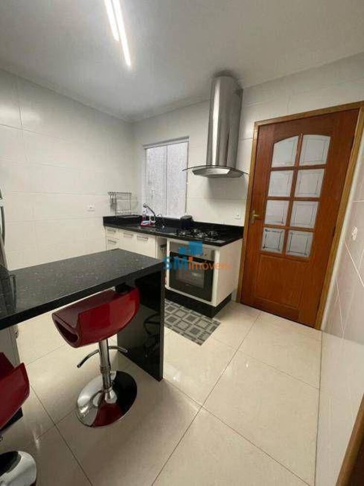 Casa à venda com 2 quartos, 75m² - Foto 2