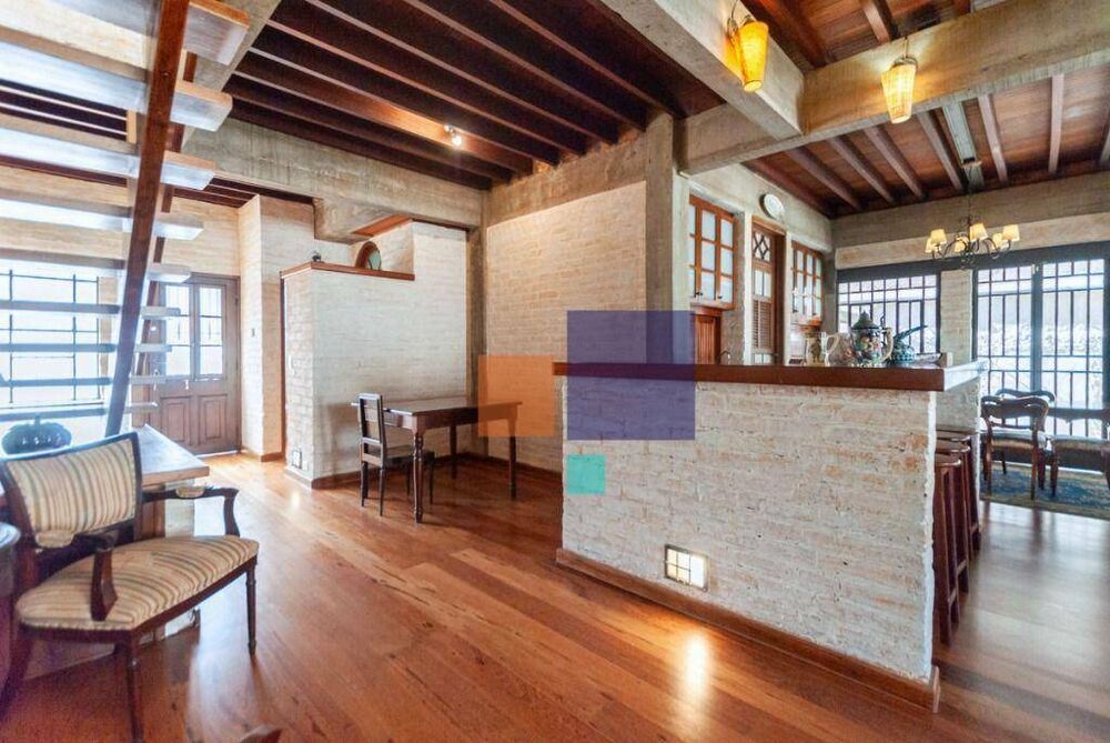 Casa à venda com 3 quartos, 230m² - Foto 2