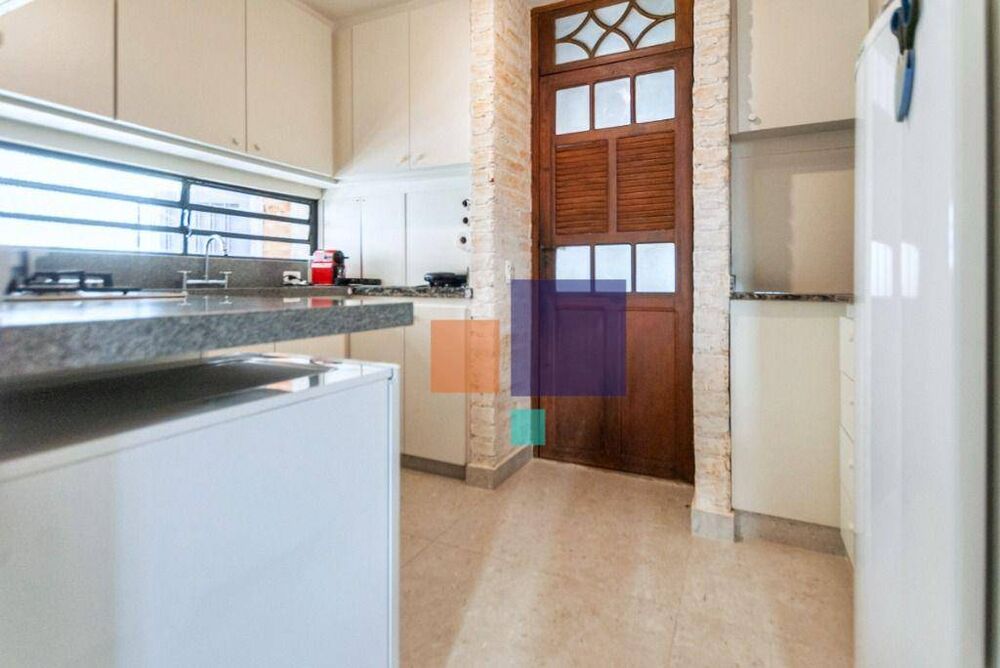 Casa à venda com 3 quartos, 230m² - Foto 16